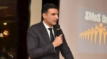 وزير الصناعة يلتقي مسؤولي شركة طاقة عربية لمناقشة مشروعاتها الحالية والمستقبلية
